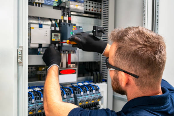 Best Affordable Electrician  in Redwood, OR